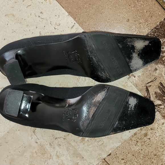 Stuart Weitzman black mesh short heel shoes. Size 8.5 B - Picture 7 of 9